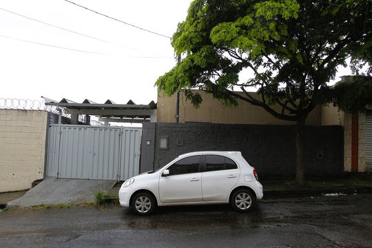 Fachada de casa à venda com 2 quartos, 88m² em Vila Magnesita, Belo Horizonte
