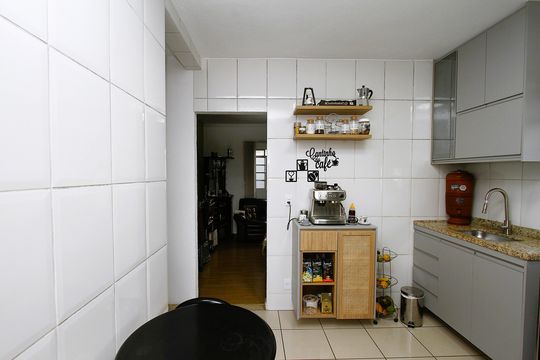 Cozinha de casa à venda com 2 quartos, 88m² em Vila Magnesita, Belo Horizonte