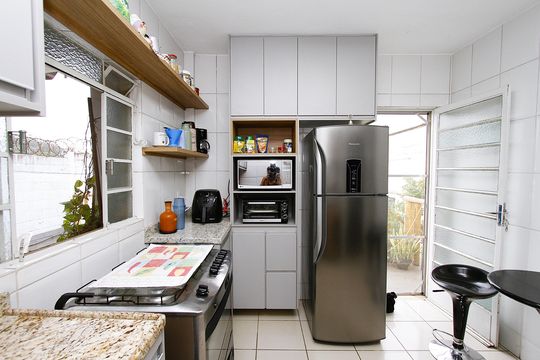 Cozinha de casa à venda com 2 quartos, 88m² em Vila Magnesita, Belo Horizonte