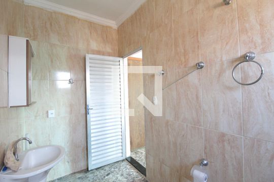 Banheiro de casa de condomínio à venda com 7 quartos, 467m² em Xodó Marize, Belo Horizonte