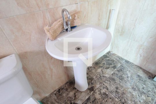 Banheiro de casa de condomínio à venda com 7 quartos, 467m² em Xodó Marize, Belo Horizonte