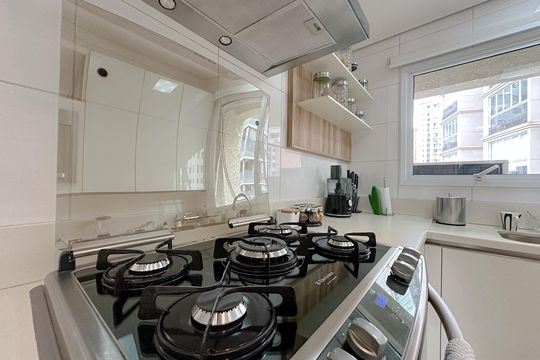 Cozinha de apartamento à venda com 3 quartos, 190m² em Perdizes, São Paulo