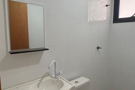 Banheiro de apartamento à venda com 2 quartos, 52m² em Vila Sao Pedro, Santo André