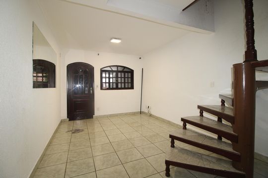 Sala de casa de condomínio para alugar com 5 quartos, 250m² em Vila Regina, São Paulo
