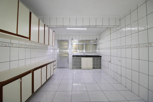 Cozinha de casa de condomínio para alugar com 5 quartos, 250m² em Vila Regina, São Paulo