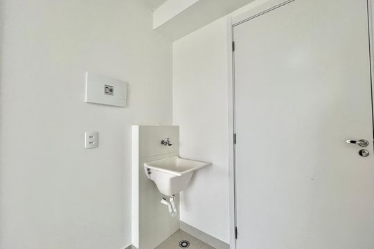 Área de Serviço de apartamento para alugar com 1 quarto, 43m² em Jardim Itacolomi, São Paulo