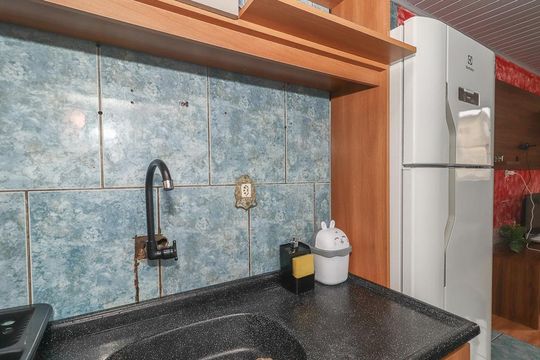 Cozinha de apartamento à venda com 2 quartos, 47m² em Rubem Berta, Porto Alegre