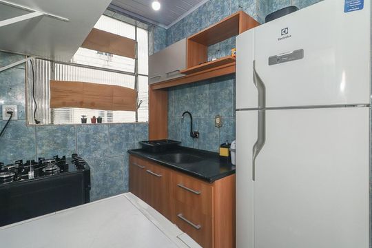 Cozinha de apartamento à venda com 2 quartos, 47m² em Rubem Berta, Porto Alegre