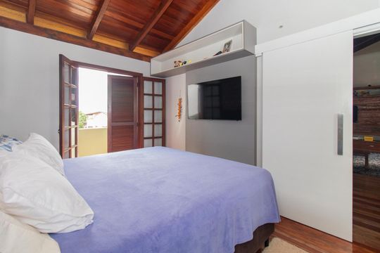 Quarto 1 de casa para alugar com 3 quartos, 208m² em Teresópolis, Porto Alegre