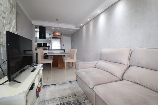 Sala de apartamento à venda com 2 quartos, 74m² em Campestre, Santo André