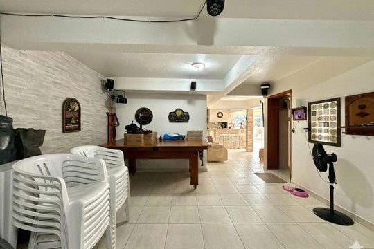 Cozinha de casa à venda com 4 quartos, 400m² em Jardim Itu Sabará, Porto Alegre