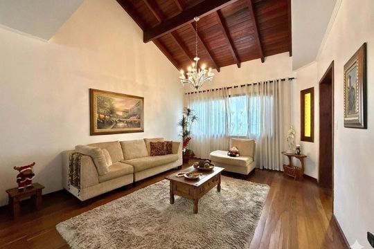 Casa à venda com 4 quartos, 400m² em Jardim Itu Sabará, Porto Alegre