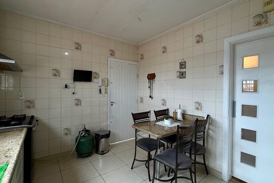 Casa à venda com 2 quartos, 170m² em Jardim Ester Yolanda, São Paulo
