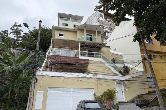 Fachada de casa de condomínio à venda com 3 quartos, 200m² em Anil, Rio de Janeiro