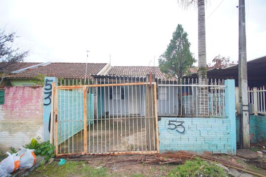 Fachada de casa à venda com 2 quartos, 50m² em Vicentina, São Leopoldo