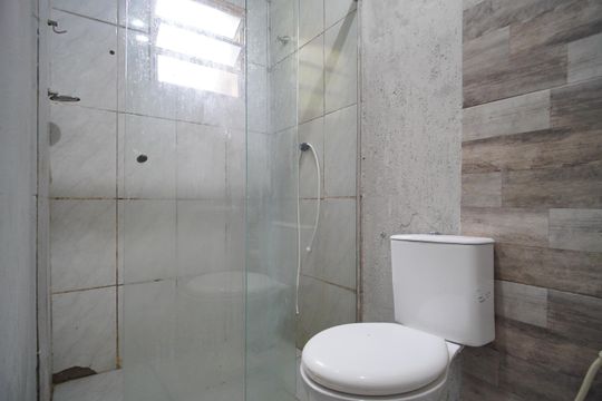 Banheiro de casa à venda com 2 quartos, 50m² em Vicentina, São Leopoldo