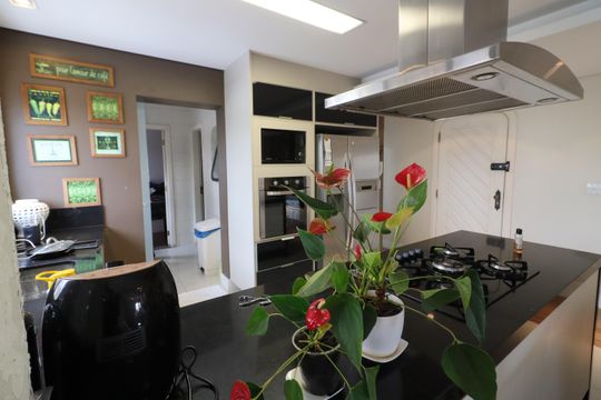 Cozinha de apartamento à venda com 3 quartos, 300m² em Vila Yara, Osasco