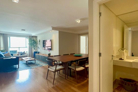 Entrada de apartamento à venda com 3 quartos, 127m² em Cerqueira César, São Paulo
