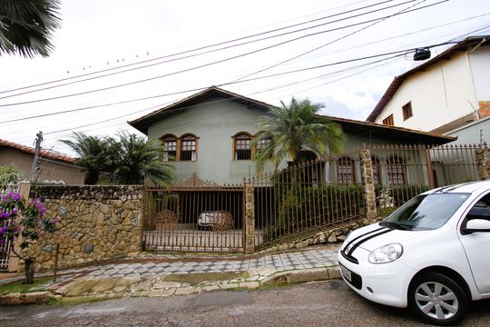 Fachada de casa à venda com 5 quartos, 463m² em São Bento, Belo Horizonte