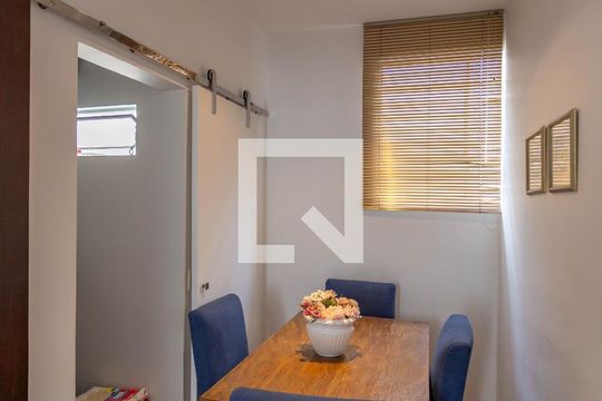 Sala de apartamento à venda com 2 quartos, 80m² em Sagrada Família, Belo Horizonte