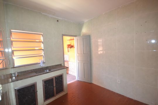 Cozinha de casa para alugar com 1 quarto, 30m² em Vila Santo Antonio, Belford Roxo