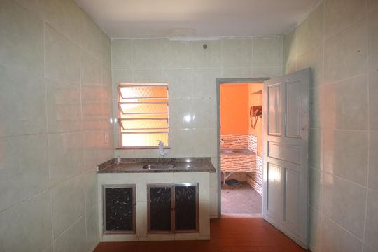 Cozinha de casa para alugar com 1 quarto, 30m² em Vila Santo Antonio, Belford Roxo