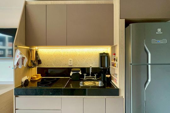 Cozinha de kitnet/studio para alugar com 1 quarto, 27m² em Cerqueira César, São Paulo