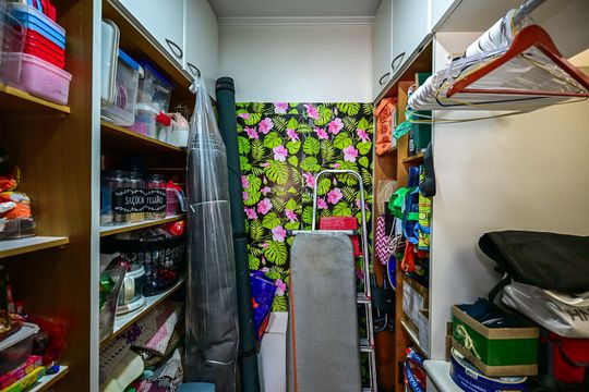 Quarto de Serviço de apartamento à venda com 4 quartos, 156m² em Vila Suzana, São Paulo