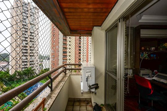Varanda de apartamento à venda com 4 quartos, 156m² em Vila Suzana, São Paulo