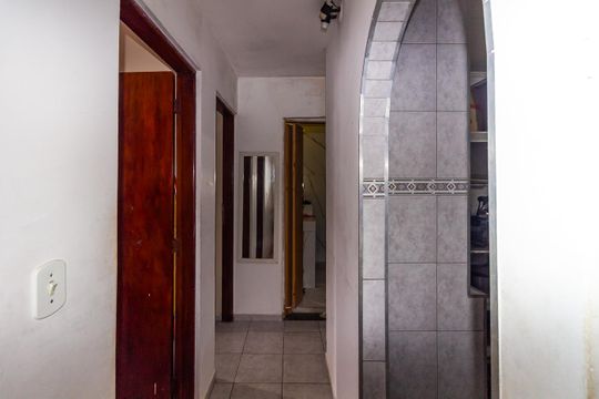 Corredor dos Quartos de apartamento à venda com 2 quartos, 65m² em Fazenda da Juta, São Paulo