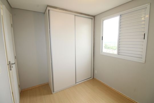 Quarto 2 de apartamento para alugar com 2 quartos, 78m² em Jardim Copacabana, São José dos Campos