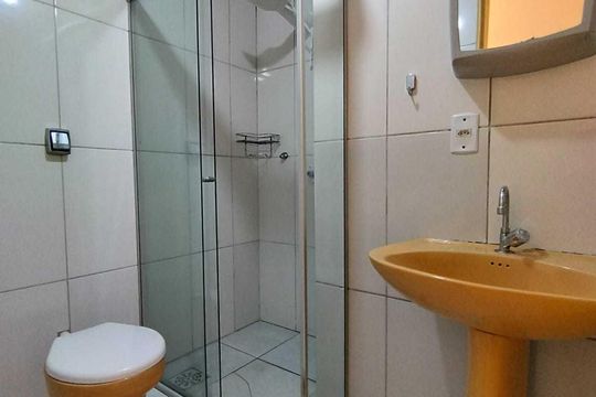 Banheiro  de apartamento à venda com 2 quartos, 65m² em Vila Rosa, Novo Hamburgo