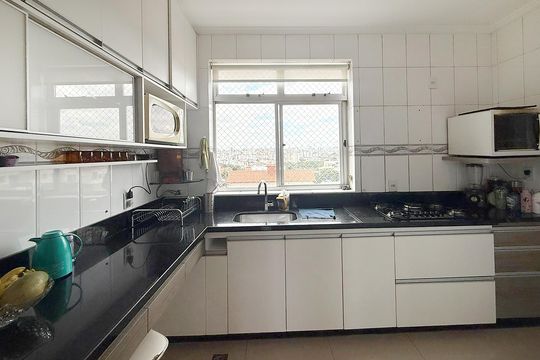 Cozinha de apartamento à venda com 4 quartos, 190m² em Calafate, Belo Horizonte