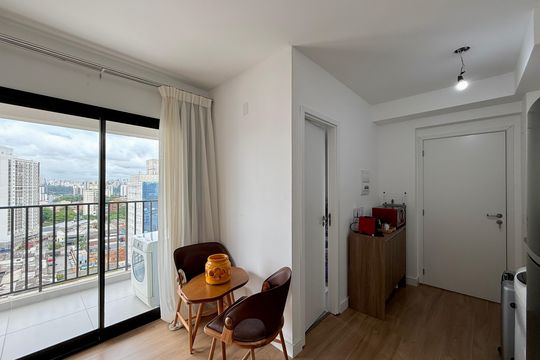 Quarto de kitnet/studio para alugar com 0 quarto, 23m² em Santo Amaro, São Paulo
