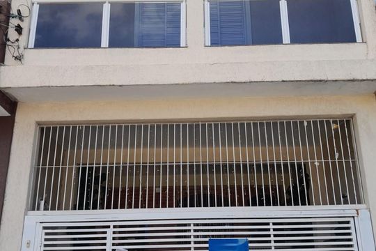 Fachada de casa à venda com 4 quartos, 350m² em Cidade Antônio Estêvão de Carvalho, São Paulo