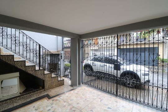 Garagem de casa à venda com 3 quartos, 230m² em Quinta da Paineira, São Paulo