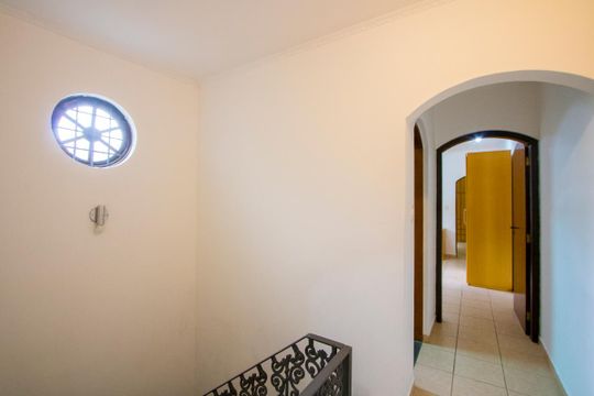 Corredor de casa para alugar com 3 quartos, 135m² em Vila Helena, Santo André