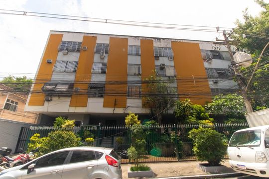 Fachada de apartamento à venda com 2 quartos, 70m² em Santa Rosa, Niterói
