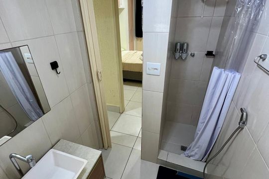 Banheiro de apartamento à venda com 1 quarto, 43m² em Icaraí, Niterói