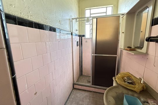 Banheiro de apartamento para alugar com 1 quarto, 35m² em Engenheiro Leal, Rio de Janeiro