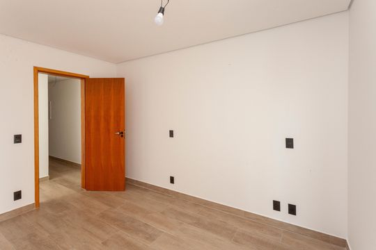 Quarto Suíte 1 de casa à venda com 3 quartos, 155m² em Campo Grande, São Paulo