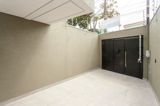 Garagem de casa à venda com 3 quartos, 155m² em Campo Grande, São Paulo