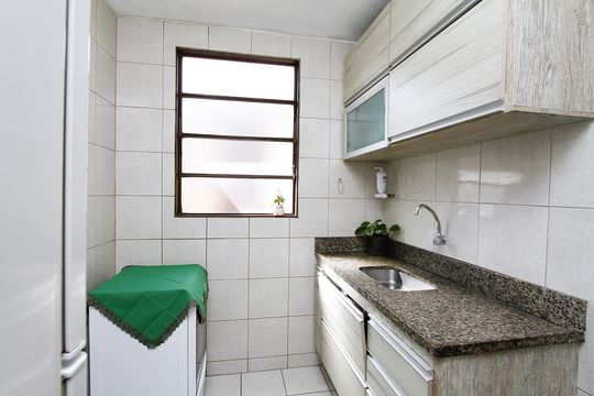 Cozinha de apartamento à venda com 2 quartos, 60m² em Gameleira, Belo Horizonte