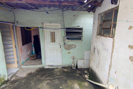 Fachada de casa para alugar com 1 quarto, 30m² em Helena Maria, Osasco