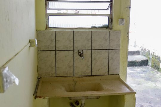 Cozinha de casa para alugar com 1 quarto, 30m² em Helena Maria, Osasco