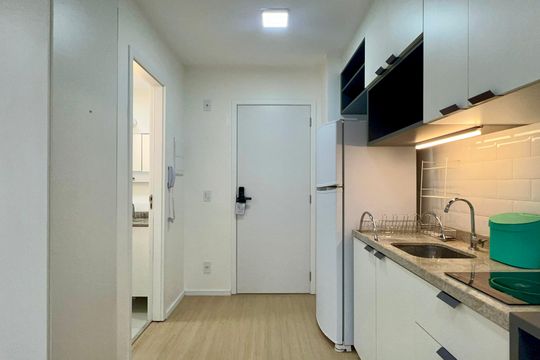 Cozinha de kitnet/studio para alugar com 1 quarto, 28m² em Pinheiros, São Paulo