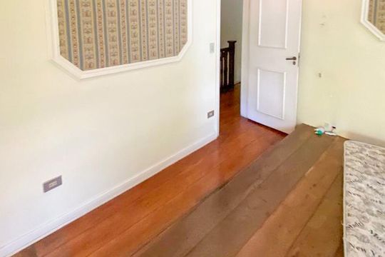 Quarto de casa à venda com 3 quartos, 450m² em Sete Praias, Diadema