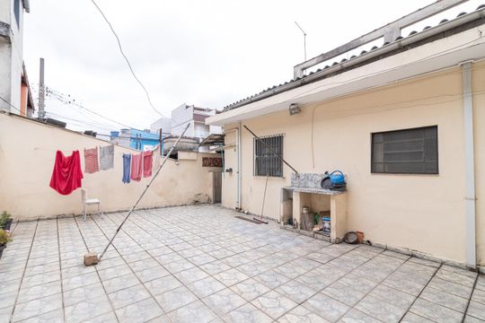 Quintal de casa à venda com 3 quartos, 150m² em Vila Ré, São Paulo