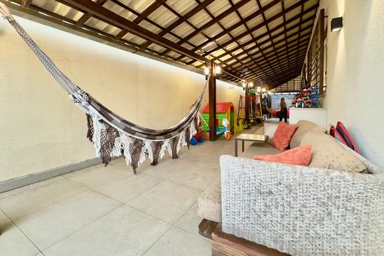 Casa à venda com 4 quartos, 490m² em Nova Cachoeirinha, Belo Horizonte
