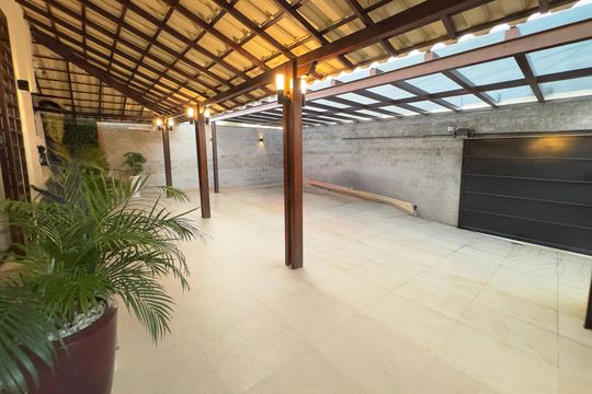 Casa à venda com 4 quartos, 490m² em Nova Cachoeirinha, Belo Horizonte